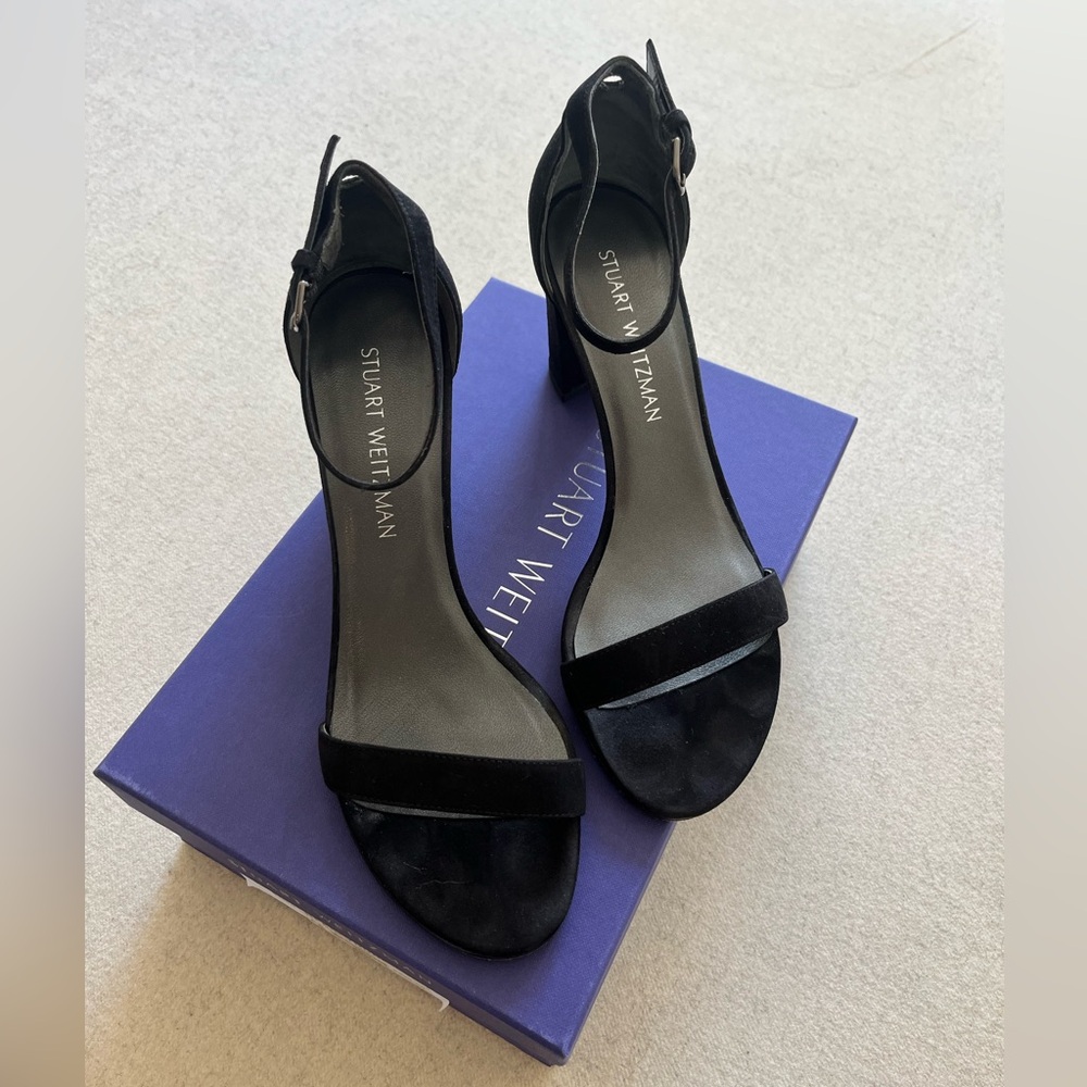 Stuart Weitzman Nearly Nude. Black Suede. Size 8.5.